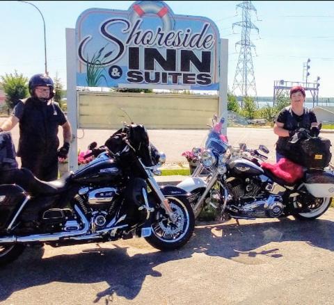 Shoreside Inn & Suites Wabamun Exteriör bild