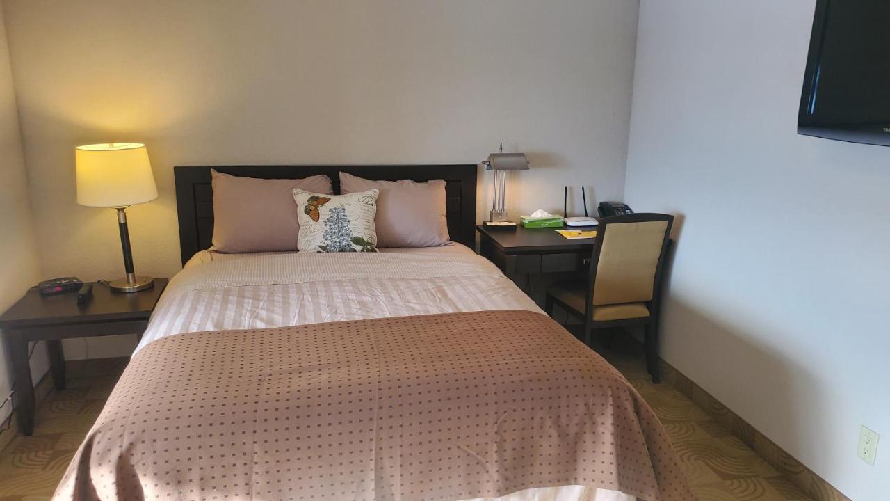 Shoreside Inn & Suites Wabamun Exteriör bild