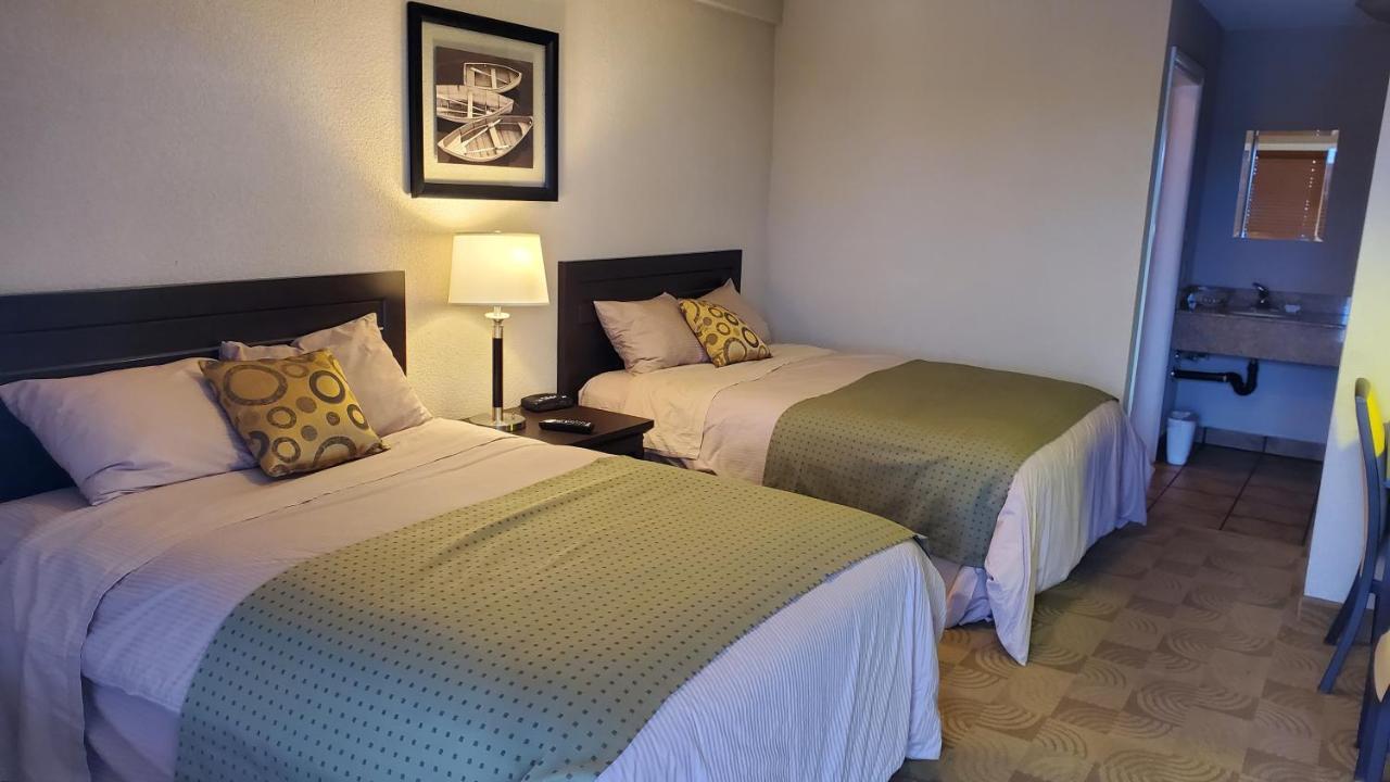 Shoreside Inn & Suites Wabamun Exteriör bild