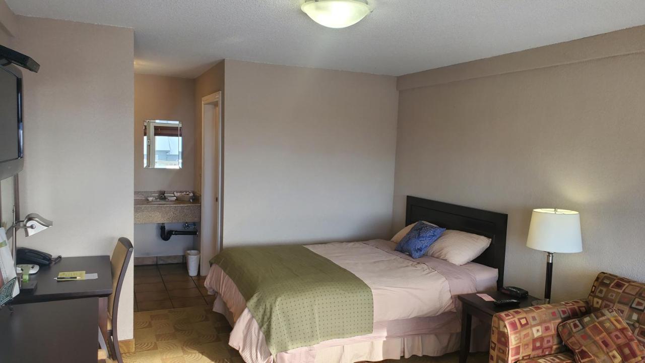 Shoreside Inn & Suites Wabamun Exteriör bild