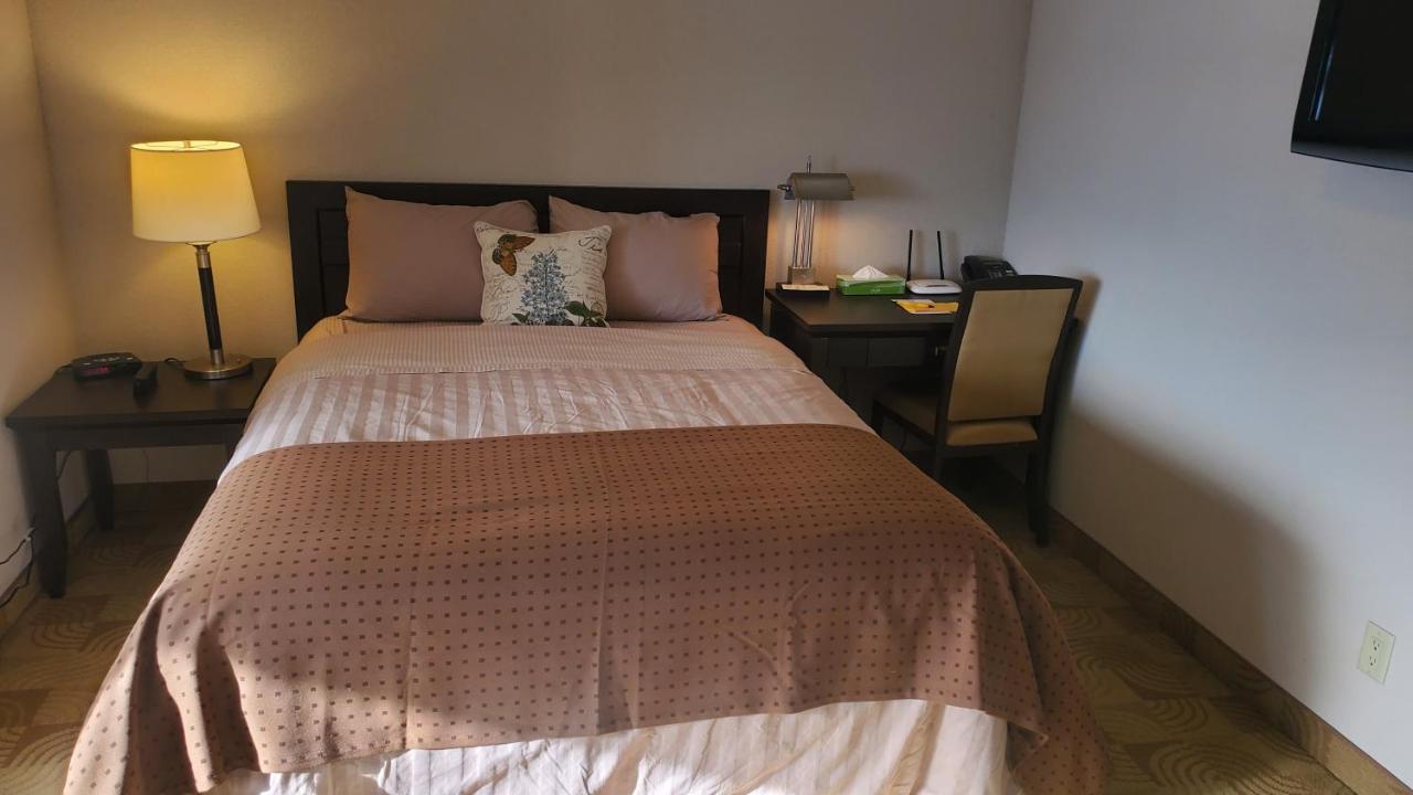 Shoreside Inn & Suites Wabamun Exteriör bild