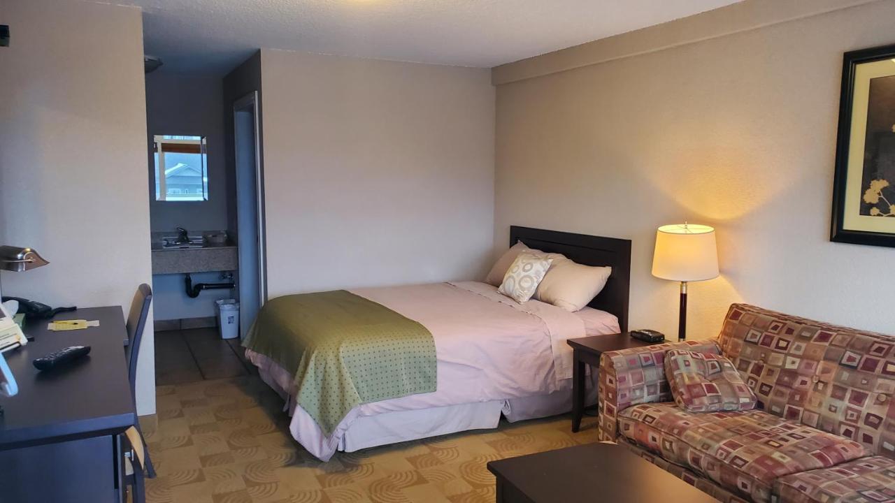 Shoreside Inn & Suites Wabamun Exteriör bild
