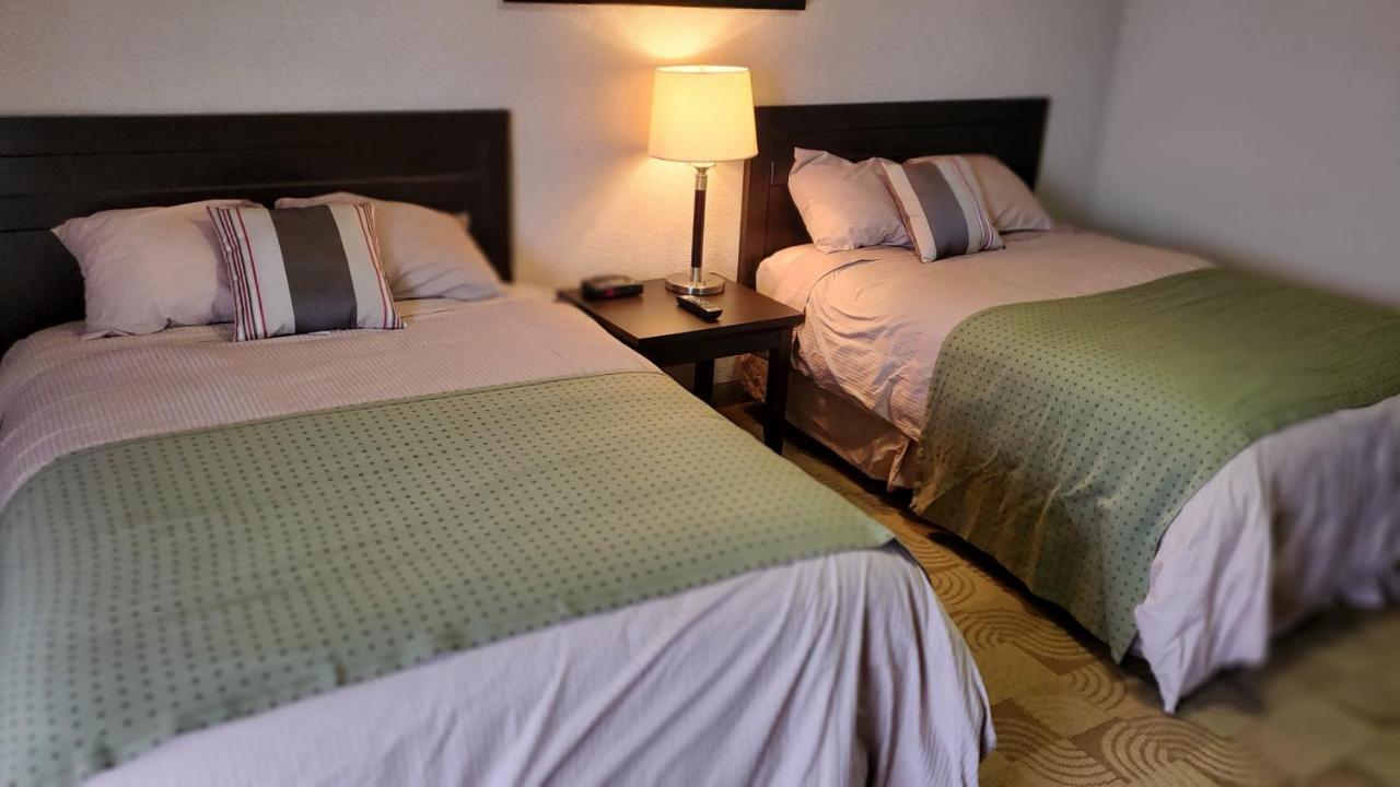 Shoreside Inn & Suites Wabamun Exteriör bild