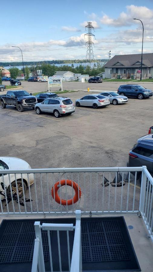 Shoreside Inn & Suites Wabamun Exteriör bild