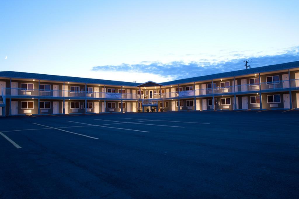 Shoreside Inn & Suites Wabamun Exteriör bild
