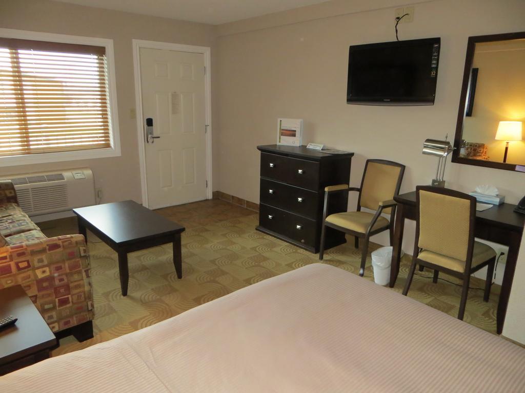Shoreside Inn & Suites Wabamun Exteriör bild